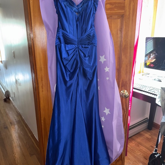 Sherri Hill Prom Dress - Picture 2 of 6